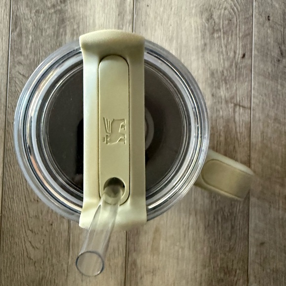 Stanley 40oz Stainless Steel H2.0 Flowstate Quencher Tumbler - Picture 3 of 4